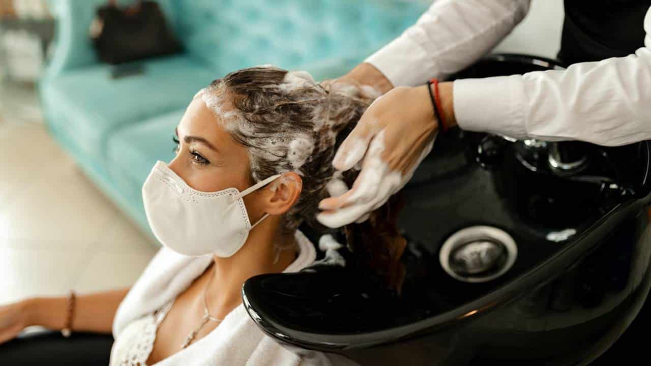 Nanoplastia: os benefícios de aplicar esse procedimento para alisar os cabelos