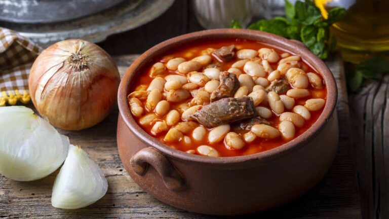 70% menos tempo: O segredo para cozinhar feijão rápido e economizar gás