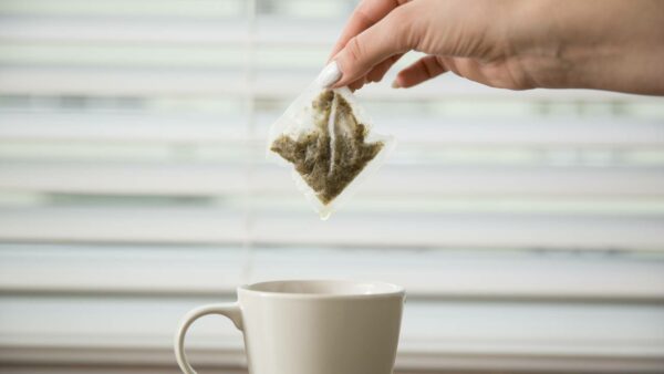 Não jogue mais fora: esses saquinhos de chá pode fazer coisas que nem imagina