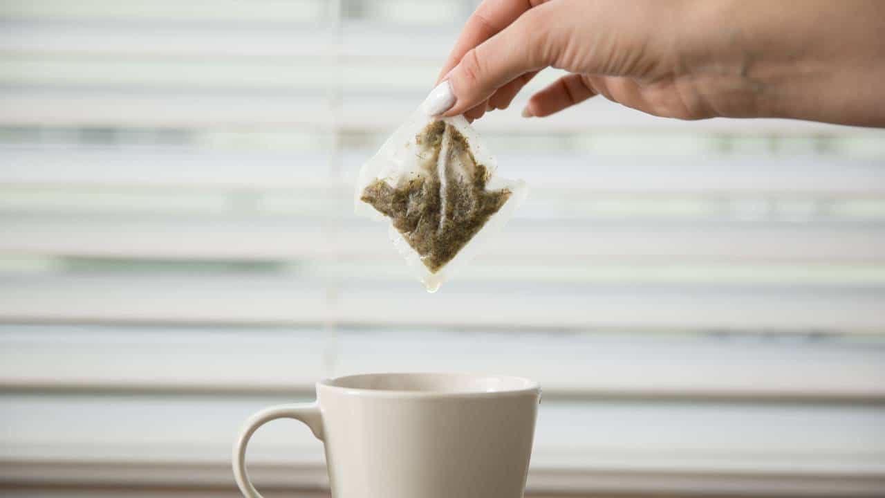 Não jogue fora os saquinhos de chá – 10 formas de reutilizá-los