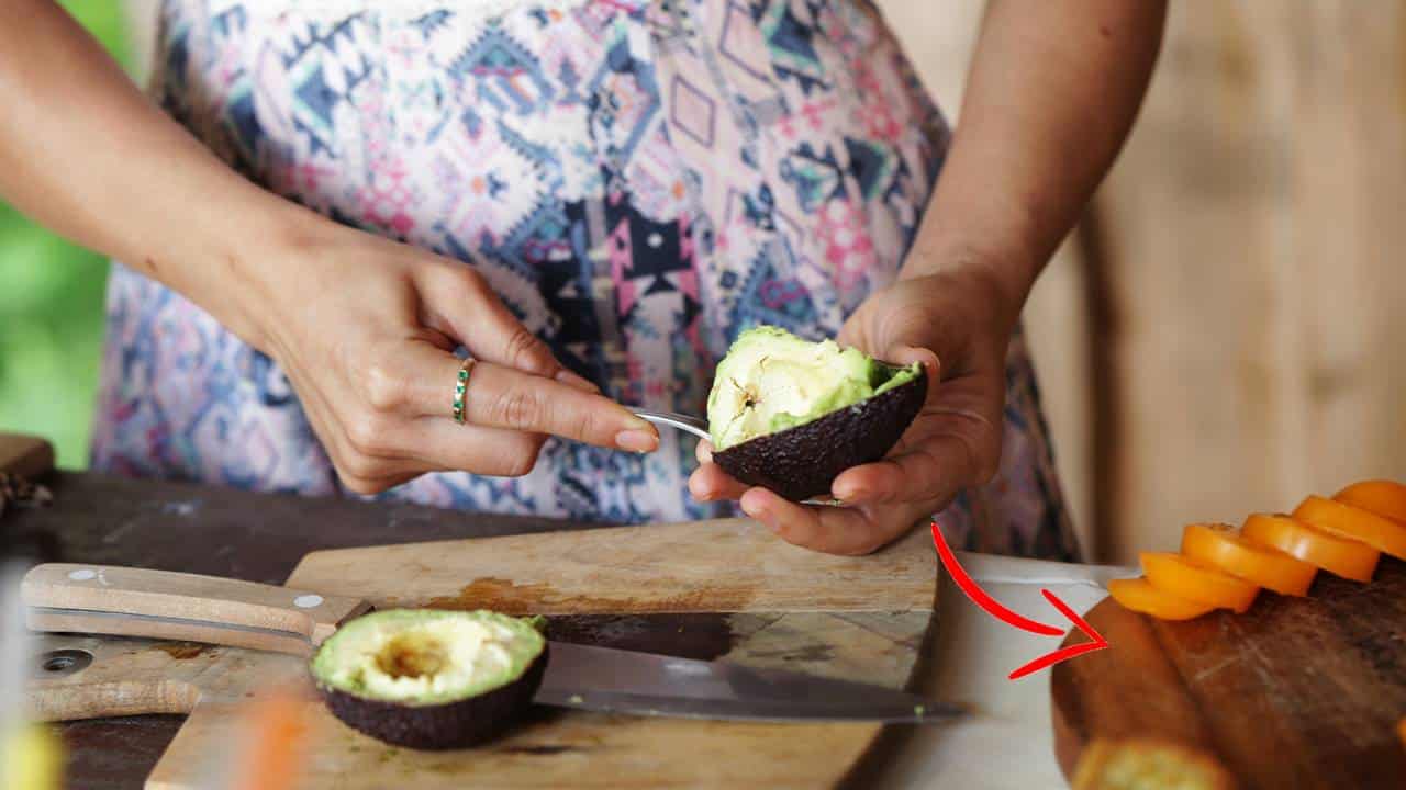 Não jogue fora: 3 usos surpreendentes que você pode dar à casca do abacate e você não sabia