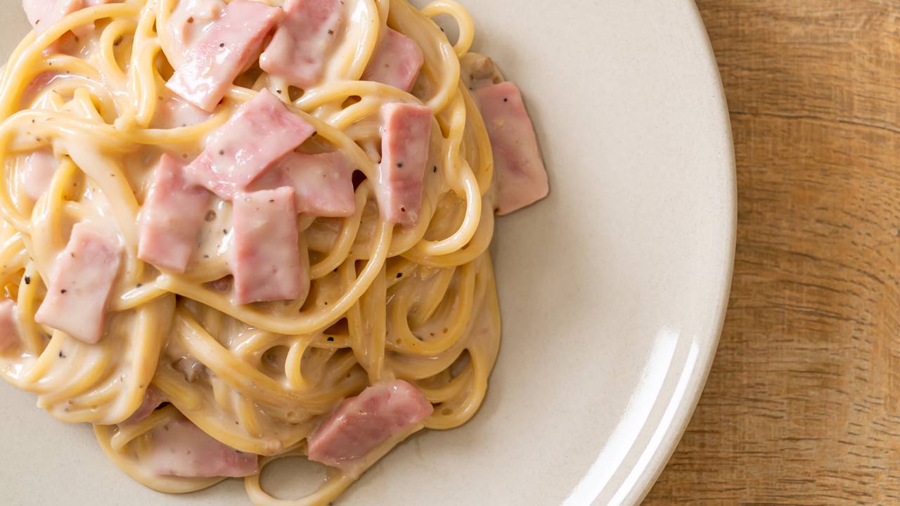 Aprenda a fazer MACARRÃO DE PANELA DE PRESSÃO fácil e rápido