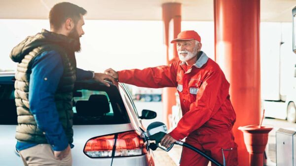 Por que você deve correr para o posto para encher o tanque do seu carro hoje?