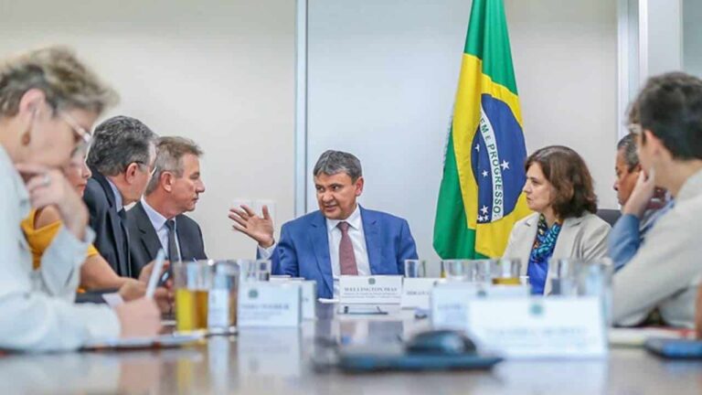 Ministro revela apagão do Cadastro Único em 2022 que deixou muitos sem Bolsa Família