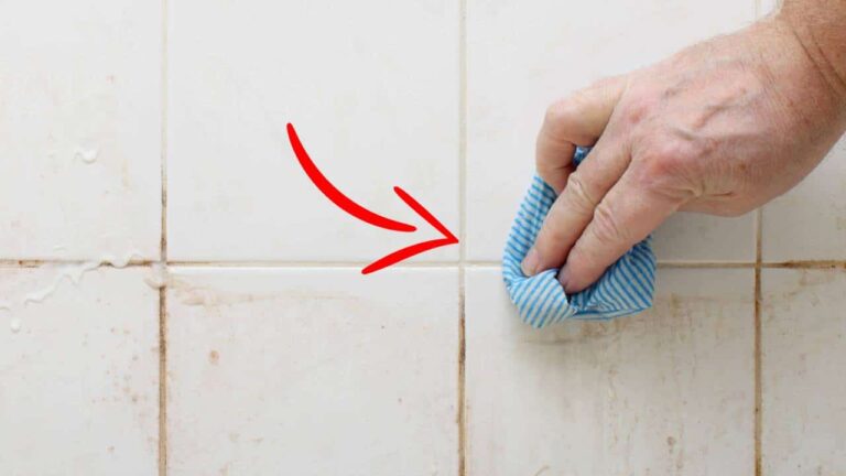 O ingrediente que você deve usar para remover incrustações do banheiro