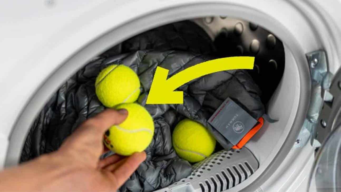 Por que é aconselhável colocar uma bola de tênis em cada lavagem na máquina?