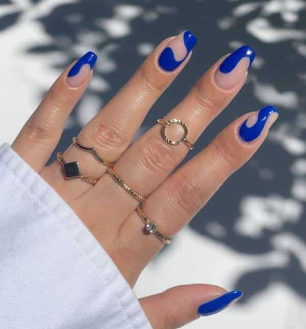 azul eletrico nails 