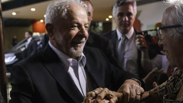 Lula muda regras e libera novo empréstimo para o Bolsa Família