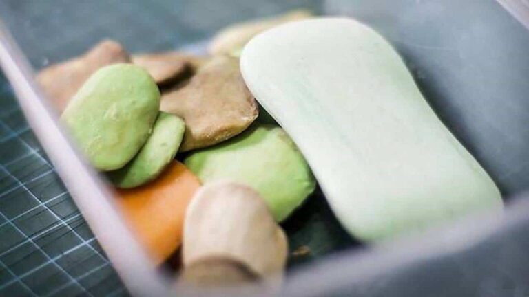 pedacinhos de sabonete