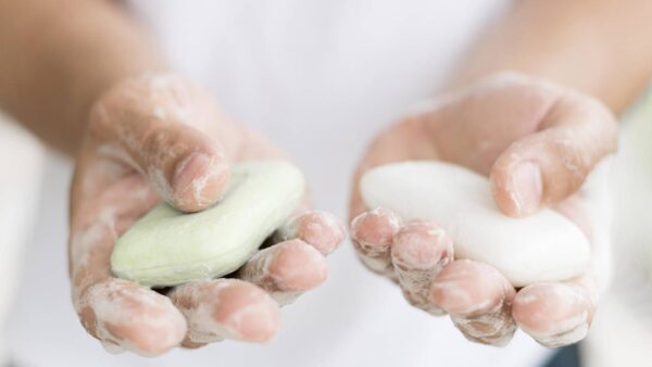 Guarde as sobras de pedacinhos de sabonete do banheiro e reaproveite-os de 6 formas práticas