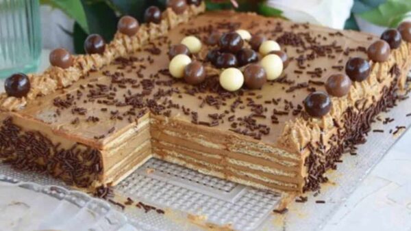 Torta de Café com Chocolate e Biscoitos Maria: uma receita fácil sem forno