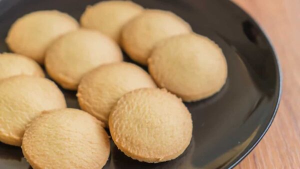 Biscoitos de coco sem glúten com apenas 4 ingredientes