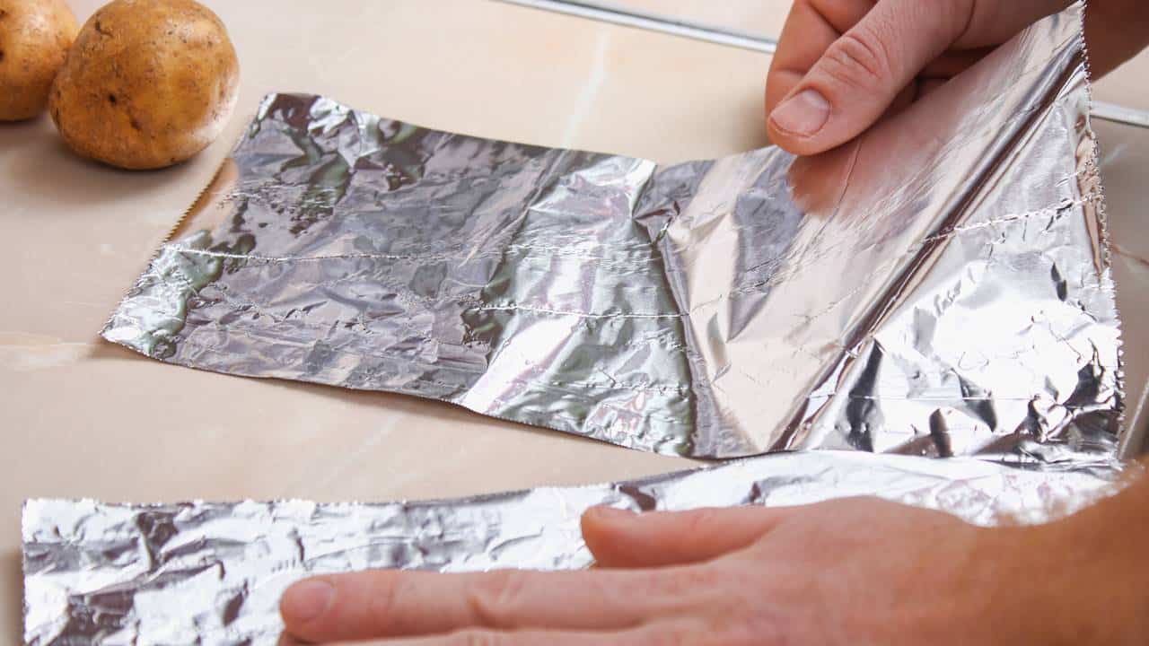7 usos inusitados do papel-alumínio para te surpreender