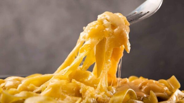 Surpreenda toda sua família com este macarrão com queijo