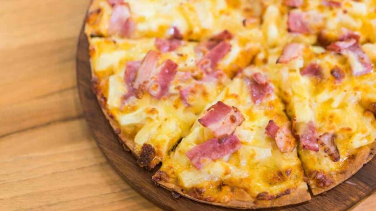Prepare uma deliciosa pizza de presunto em um tempo ágil