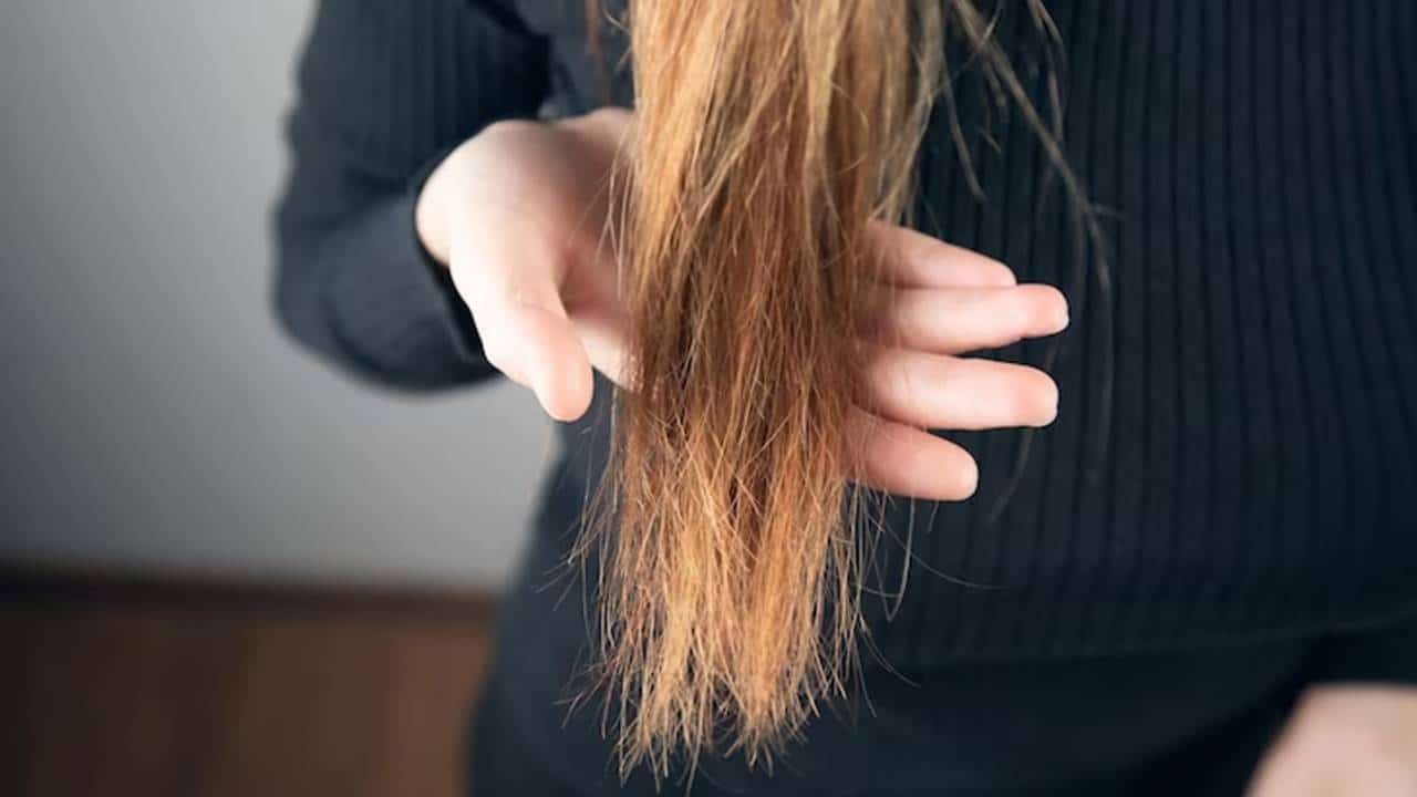Recuperar cabelos danificados pela descoloração