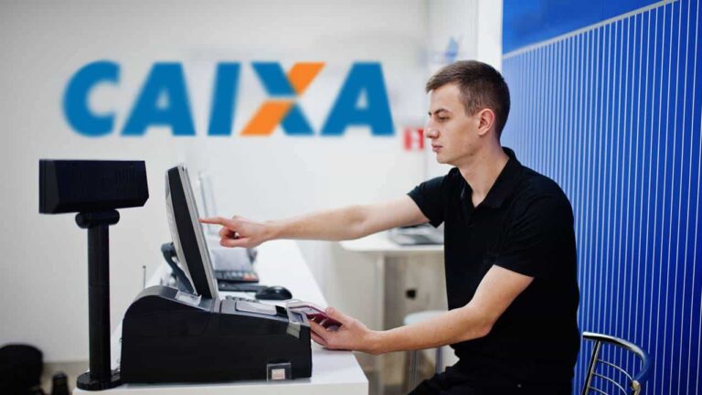 Caixa precisa de 20 mil funcionários