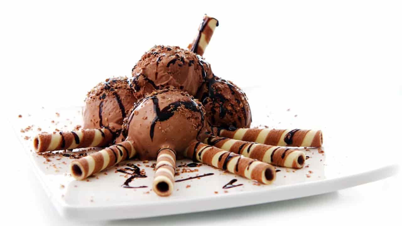 Sorvete de chocolate: Sobremesa ideal para os dias quente