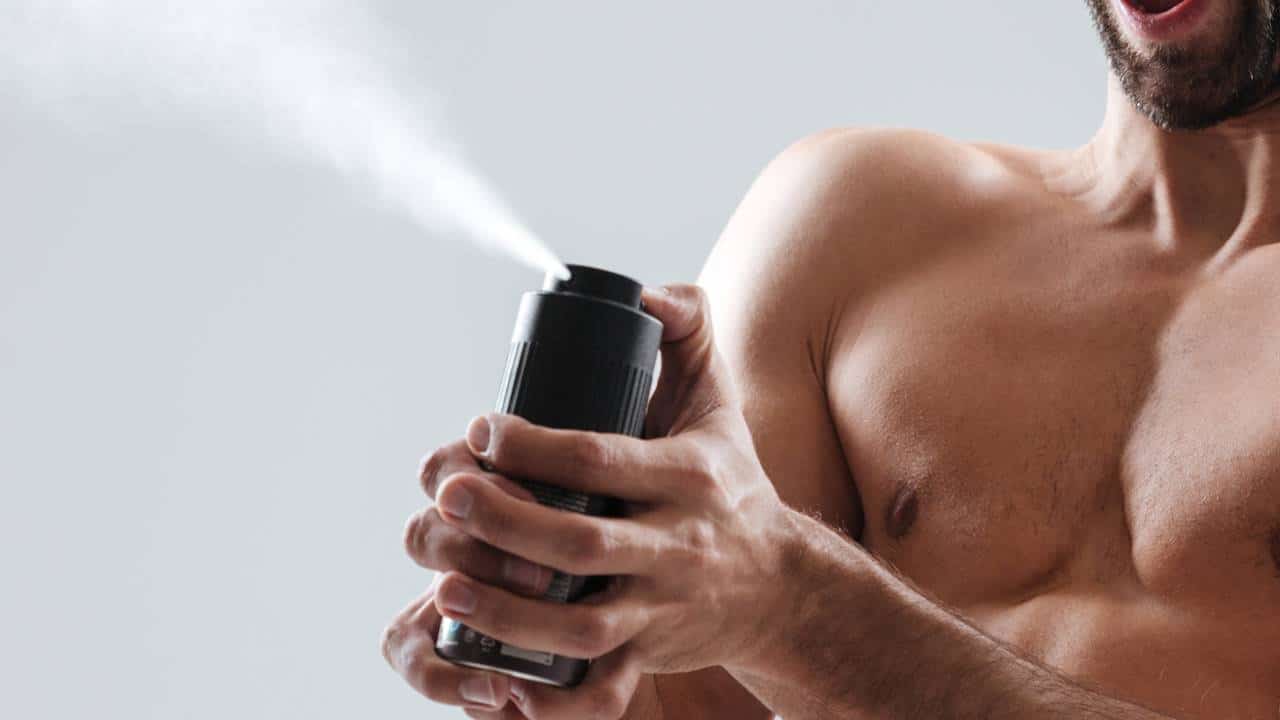 10 usos surpreendentes do desodorante dos quais você nunca ouviu falar!