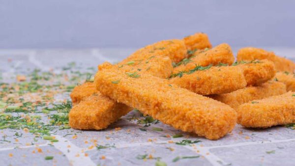 Experimente esta receita de nuggets de batata e queijo