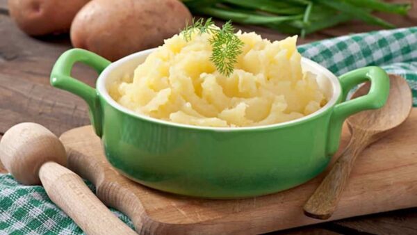 Fácil e rápido: Purê de batata com queijo delicioso