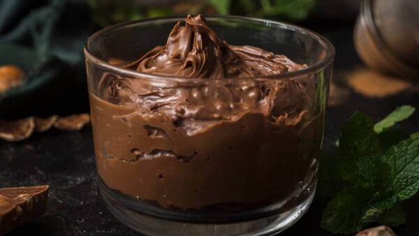 Sobremesa gostosa e saudável: Mousse de chocolate cremoso