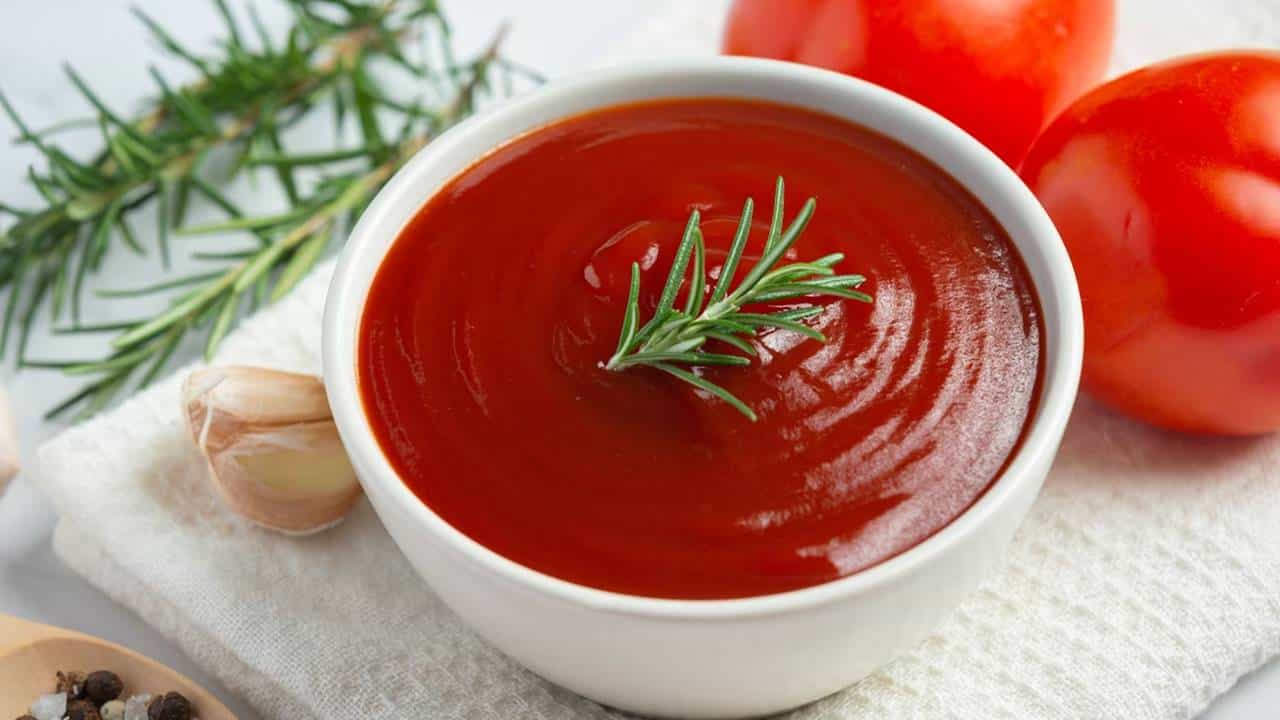 Molho de tomate caseiro e super saudável