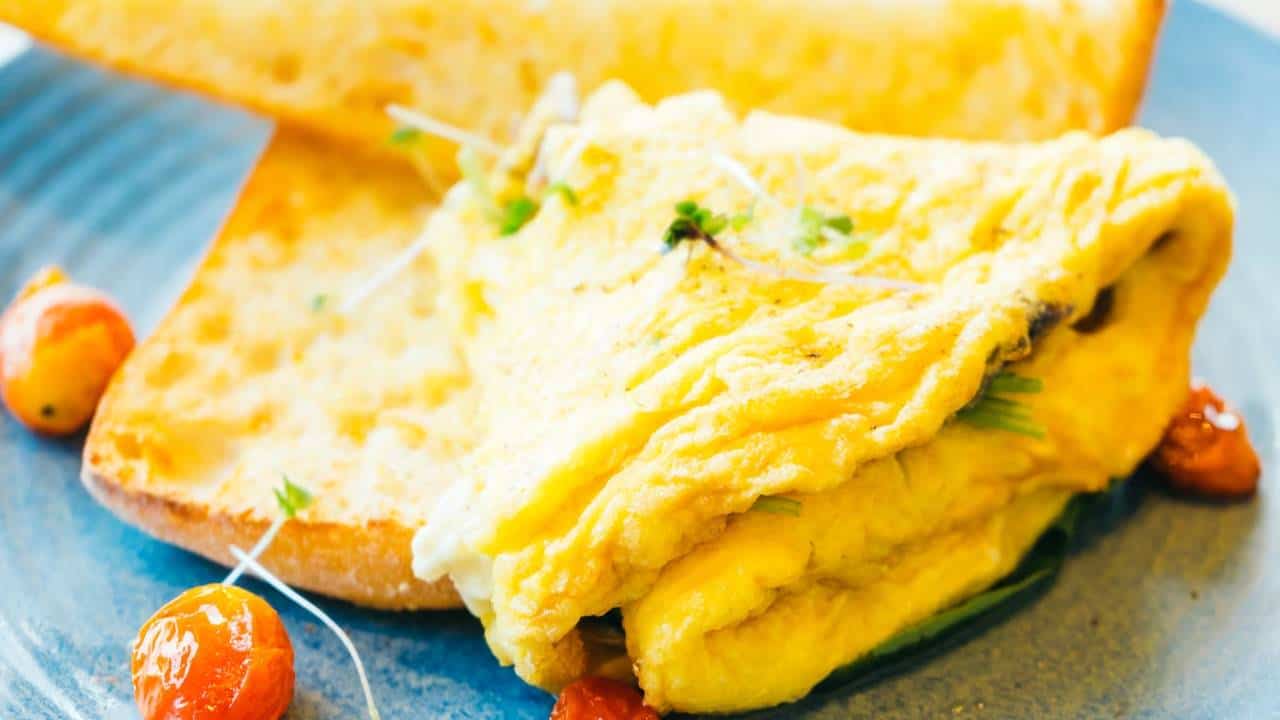 Esta omelete de abobrinha é maravilhosa além de ser super saudável