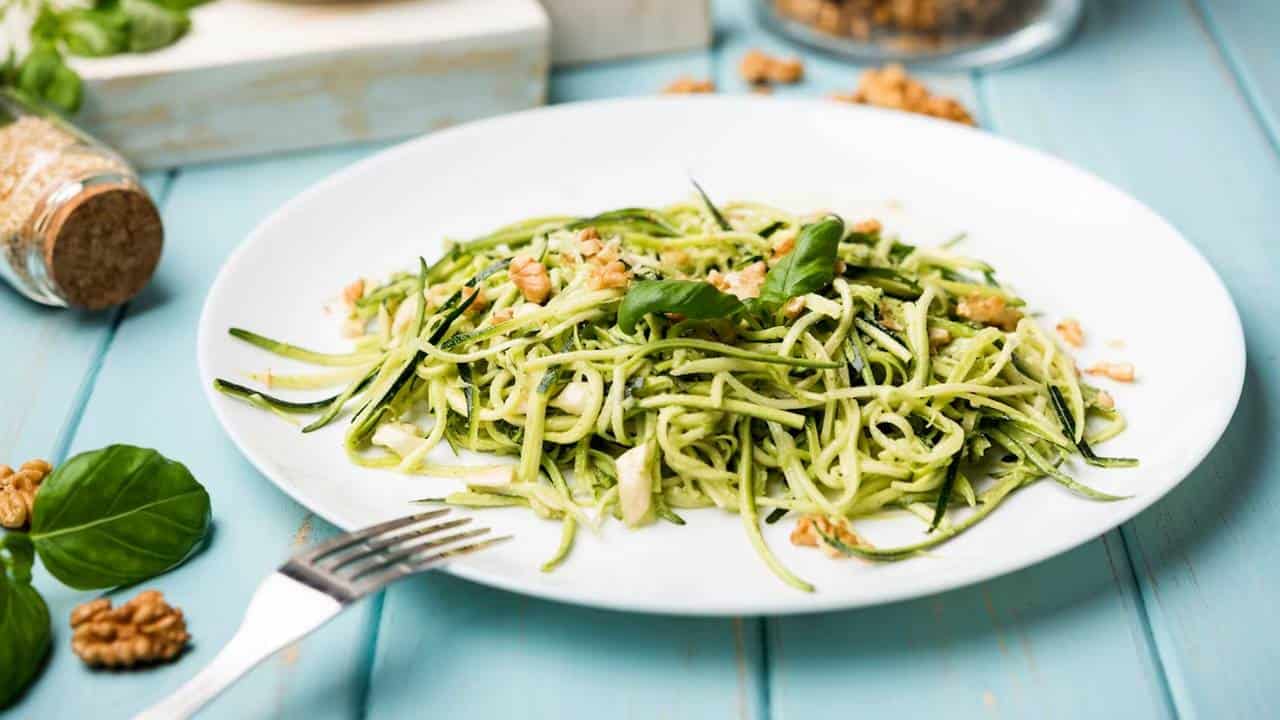 Preparei uma salada de abobrinha grelhada e ficou sensacional  