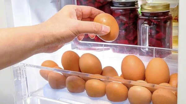 Quanto tempo você pode manter ovos cozidos na geladeira?