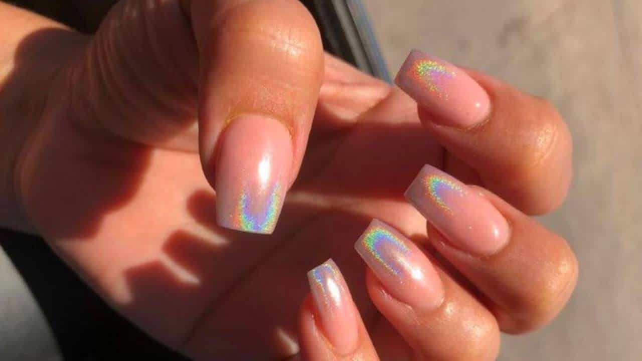 Manicure cromada: 5 designs de unhas pastel para mãos modernas e elegantesManicure cromada: 5 designs de unhas pastel para mãos modernas e elegantes