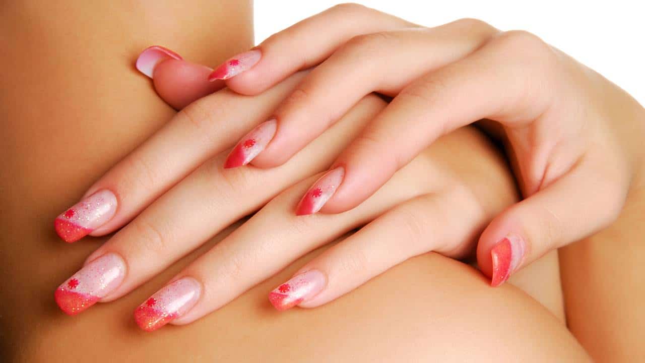 3 ideias de unhas que rejuvenescem suas mãos e te deixam jovem