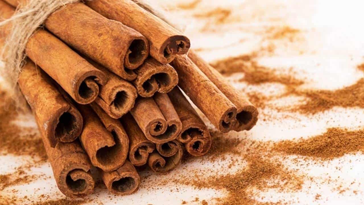 Por que muita gente polvilha um pouco de canela na varanda?