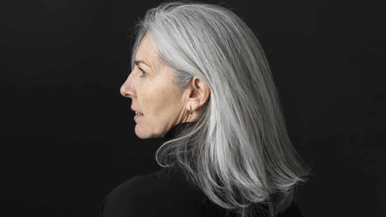 tinta antienvelhecimento para os cabelos grisalhos