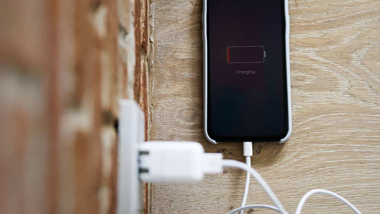 6 Big Mistakes Half of People Make When Charging Their Phones