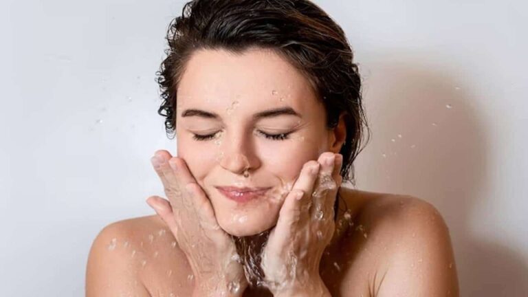 Aprenda o método caseiro que ajuda rejuvenescer e deixá-la macia