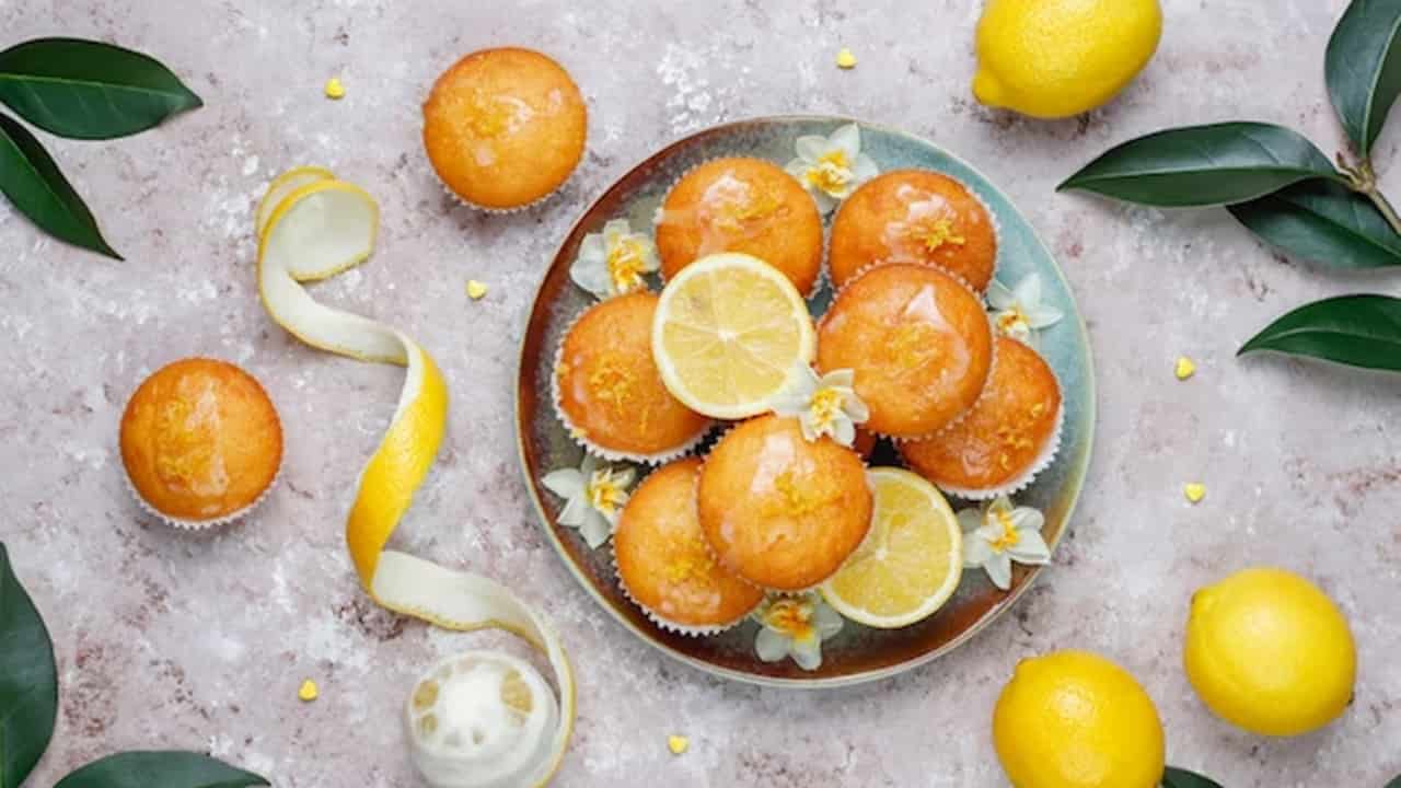 Experimente estes muffins de limão deliciosos