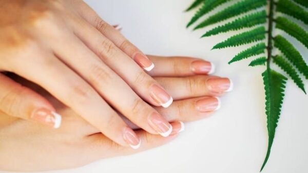 Faça suas unhas crescerem rápido com esses ingredientes caseiros