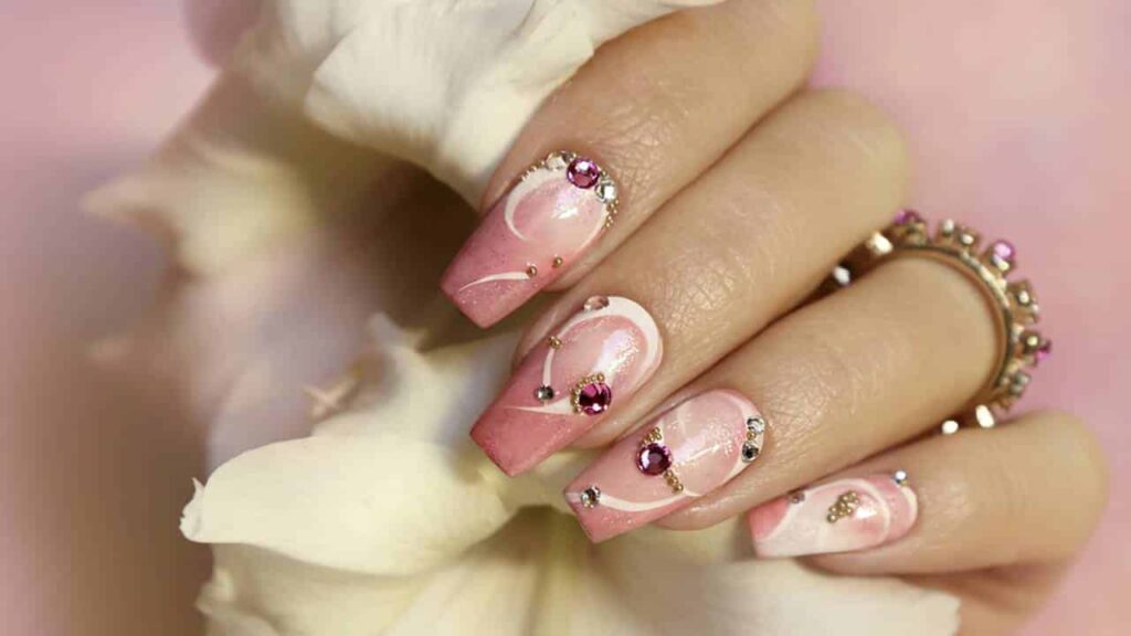 UNHAS CORAL 5 modelos elegantes para ter mãos mais jovens