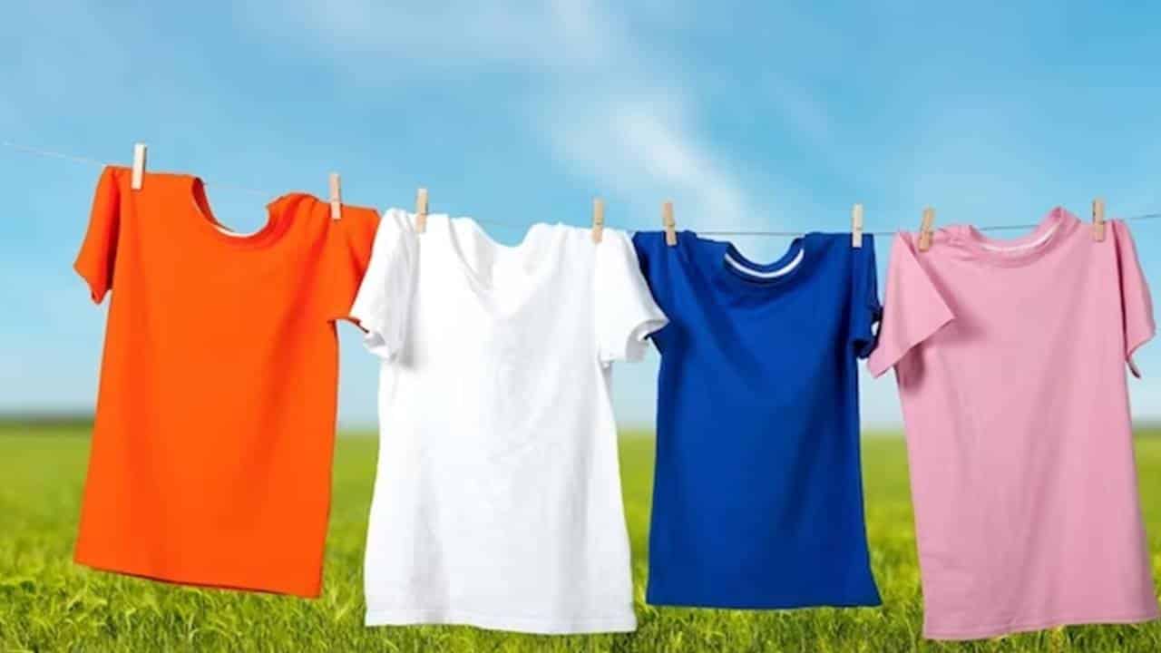 Como restaurar as cores das camisetas com truques simples