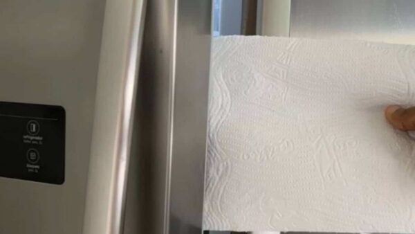 Para que serve o método do papel na porta  da geladeira?