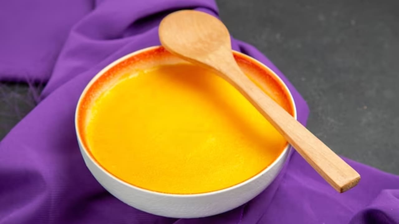  Aprenda como preparar um leite de cúrcuma dourado caseiro