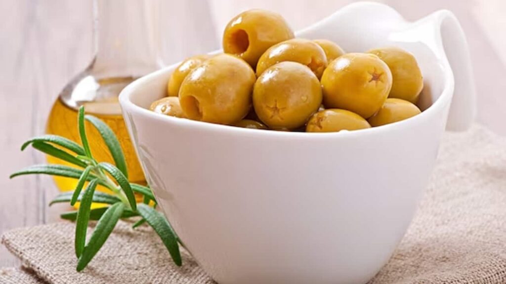 Azeitonas temperadas, receita tradicional para as fazer em casa