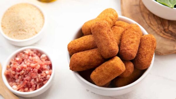 Croquetes de Frango com Bacon: uma receita fácil com um resultado delicioso