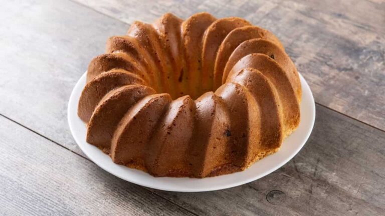 Saiba como preparar bem rápido um  bolo de limão delicioso  