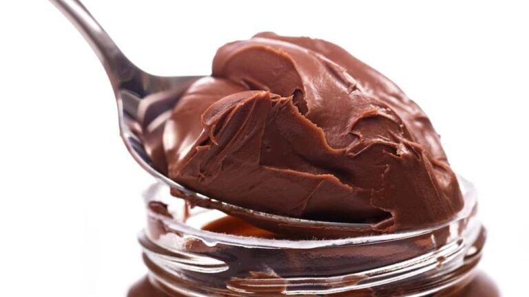 Faça estas trufas de chocolate com avelã sobremesa cremosa