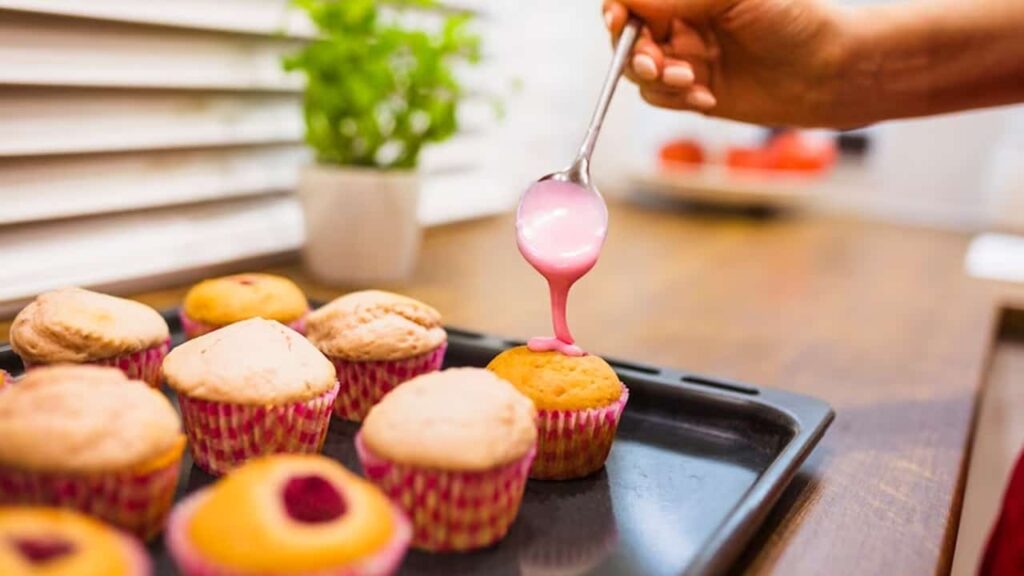 Cupcakes de chocolate e mirtilo com creme de manteiga