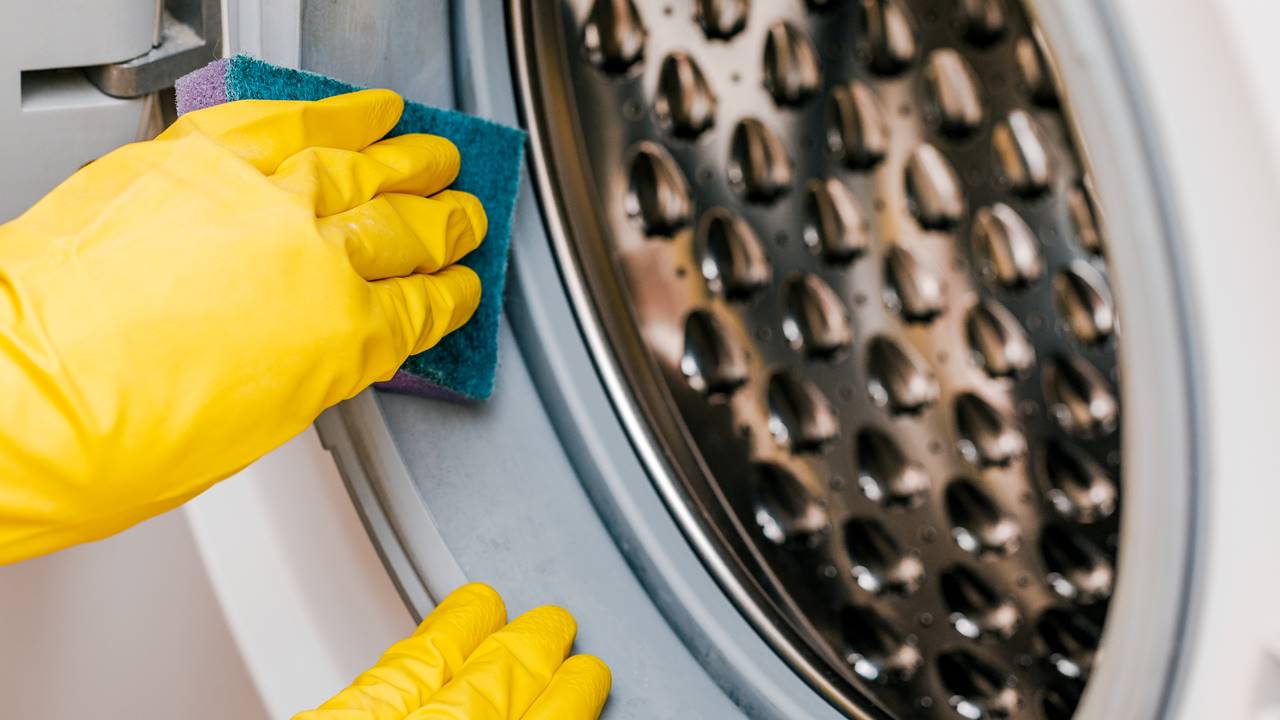 A dica mágica para limpar facilmente sua máquina de lavar
