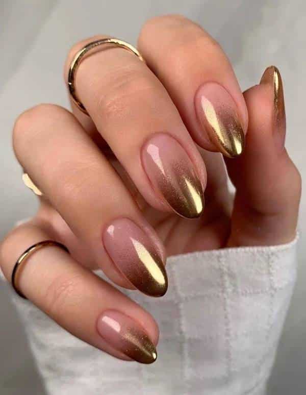 Modelo ombré dourado