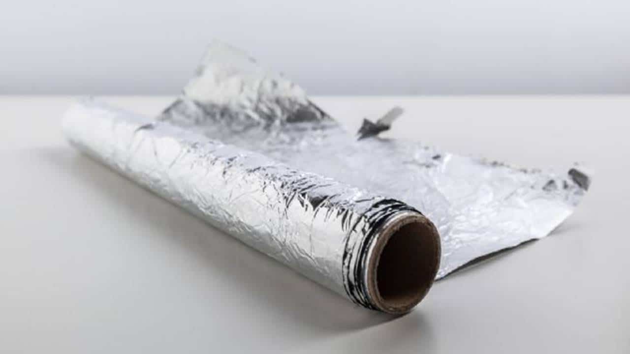 Descubra 9 utilidades INCRÍVEIS de usar papel alumínio em sua casa!
